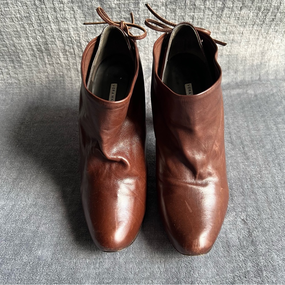 Vera Wang Lavender Leather Ankle Boots Sz 7.5 Brown Made in Italy Heels Lace - Picture 12 of 14